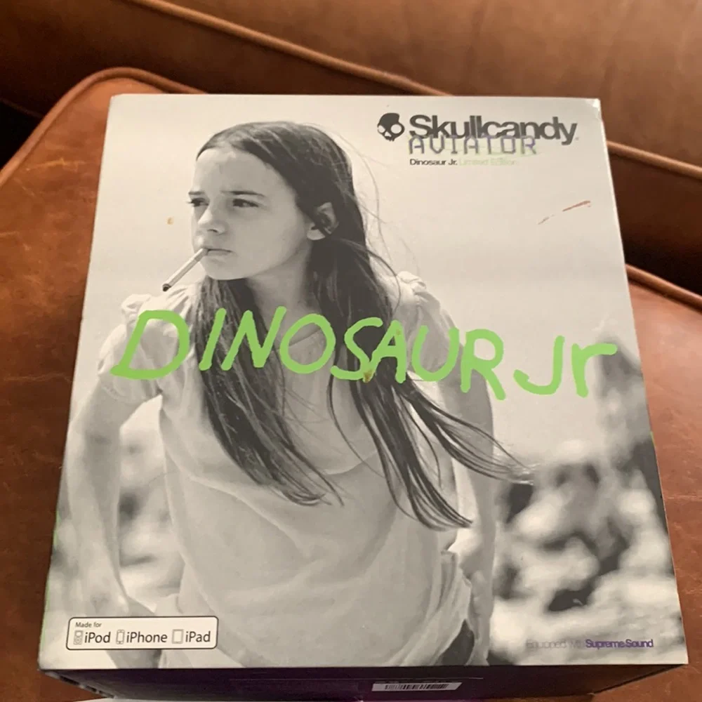 Dinosaur Jr Skullcandy limited edition aviator headphones and 7” inch vinyl - Picture 7 of 11